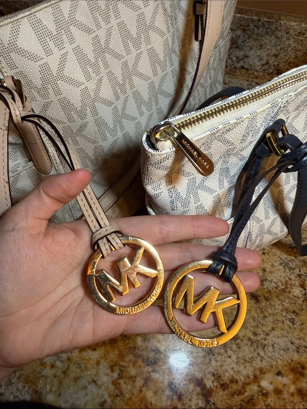BUNDLE Michael Kors MK Print Totes - Picture 11 of 13